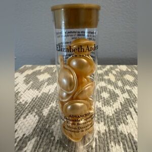 Elizabeth Arden Ceramide Capsules 
.022 fl. Oz daily youth restoring serum